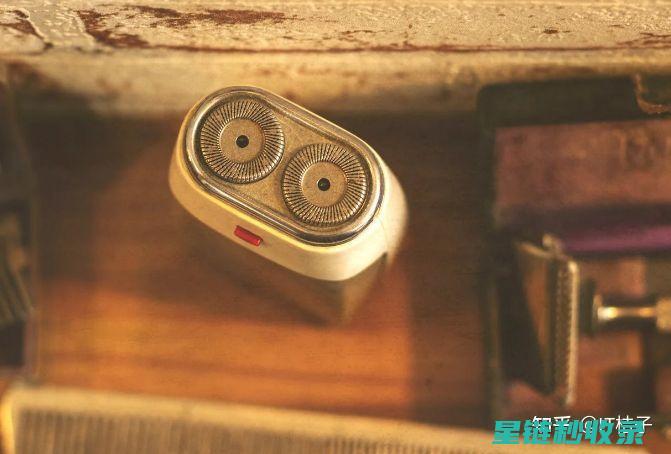剃须刀清洁小窍门：轻松去除顽固污垢 (剃须刀清洁小窍门)