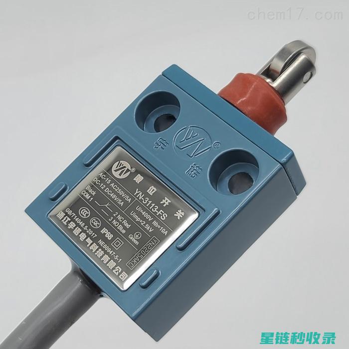 开关面板上的指纹痕迹，清洁小窍门来帮忙 (开关面板上的乳胶漆怎么清除)